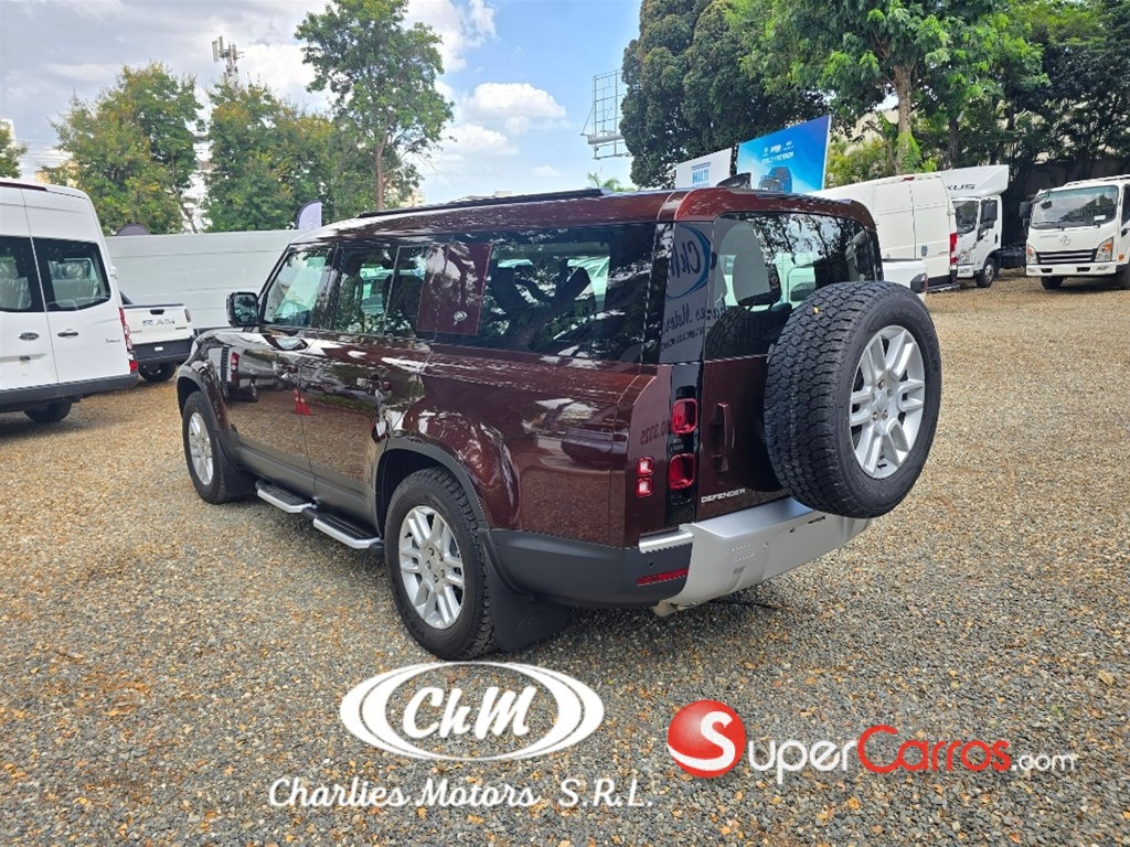 2025 Land Rover Defender P400 — foto 4 / 12