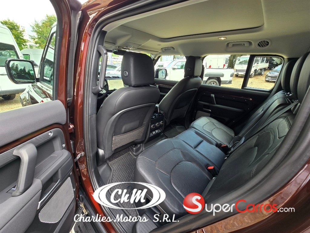 2025 Land Rover Defender P400 — foto 6 / 12