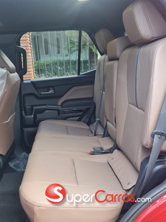 2026 Toyota 4 Runner Limited — foto 8 / 8