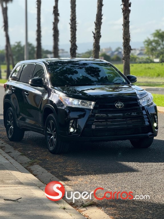 2018 Toyota Highlander LE Plus — foto 2 / 10