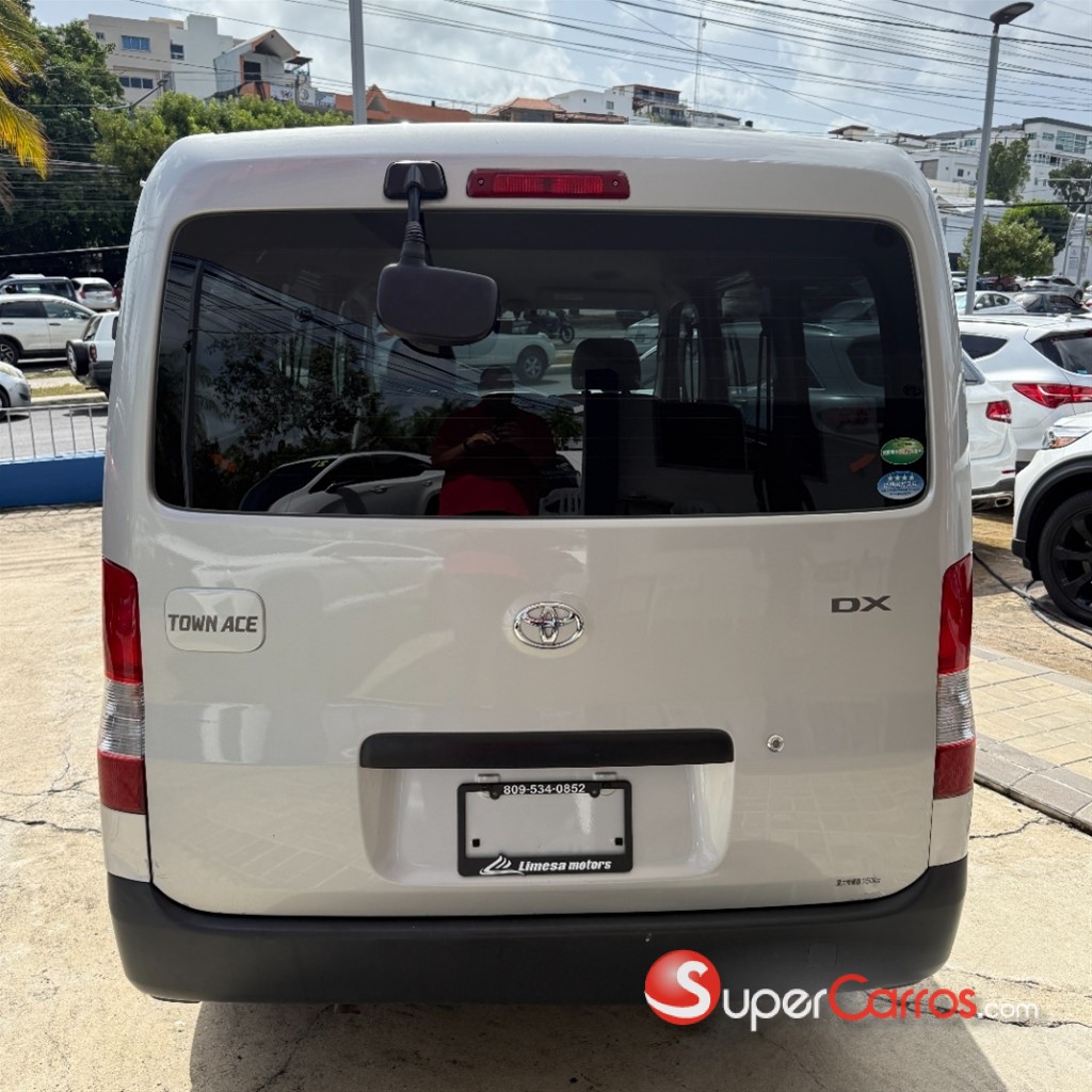 2020 Toyota Town-Ace — foto 3 / 10