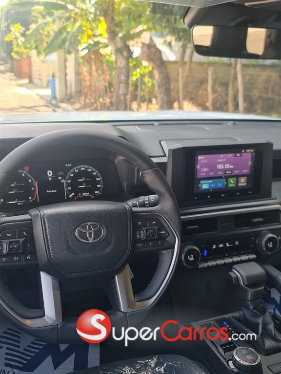 2026 Toyota 4 Runner Limited — foto 6 / 10