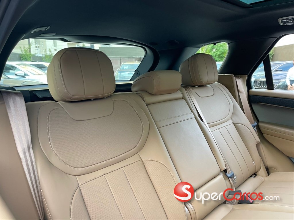 2025 Land Rover Range Rover SE — foto 11 / 12