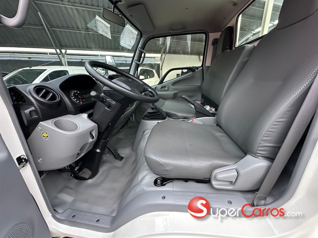 2025 Hino 200 — foto 7 / 10