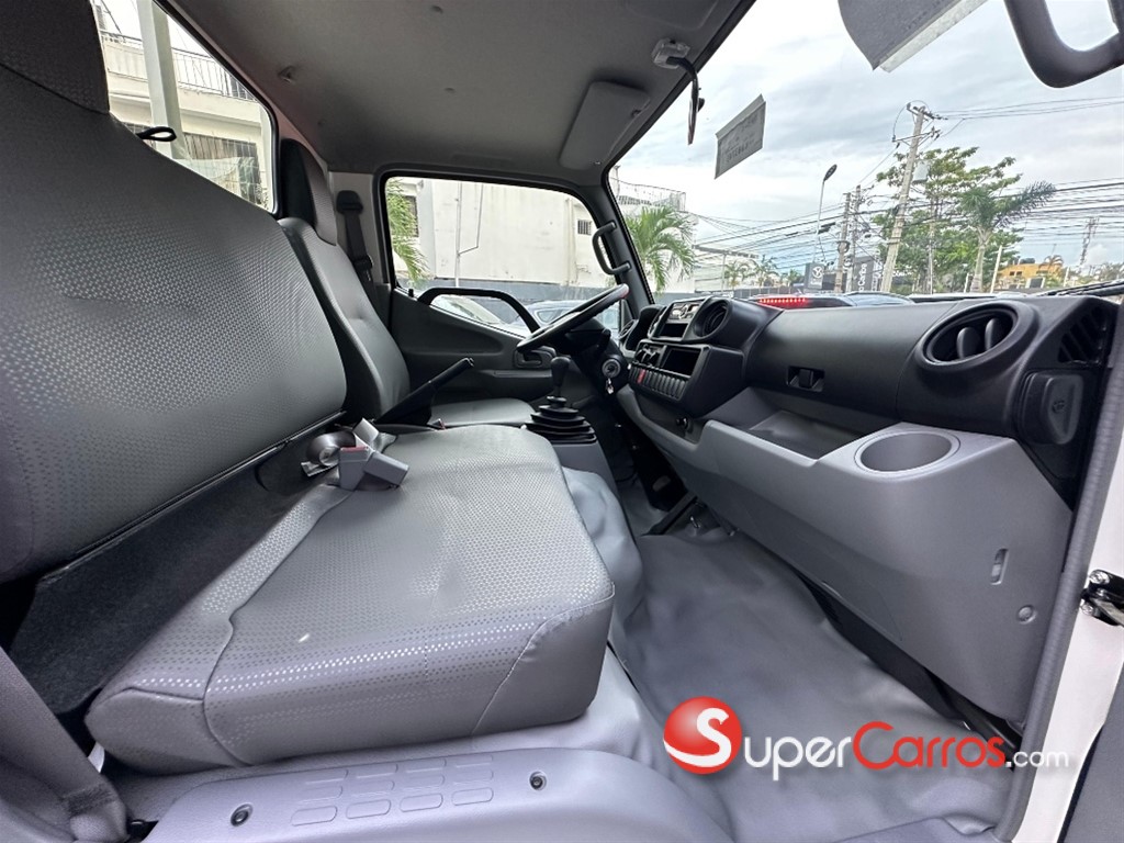 2025 Hino 200 — foto 9 / 10