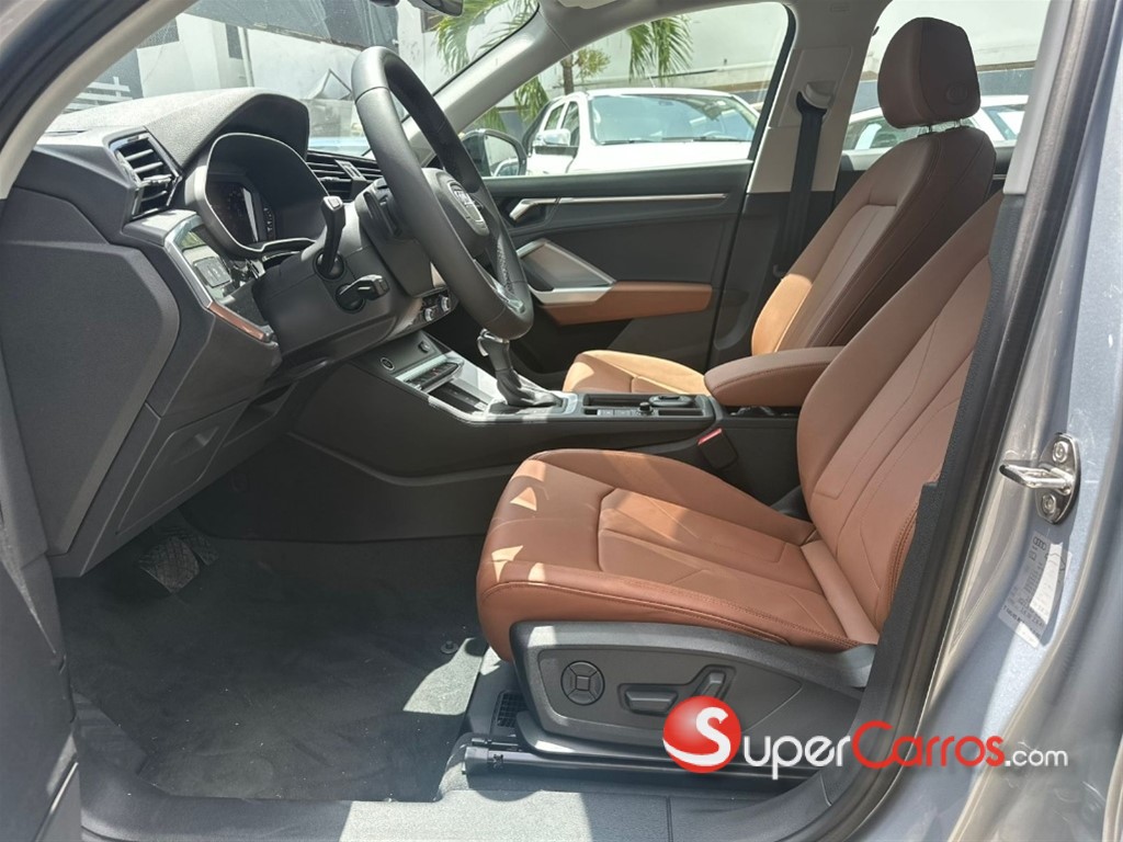 2025 Audi Q3 35 TFSI Advance Plus — foto 9 / 12