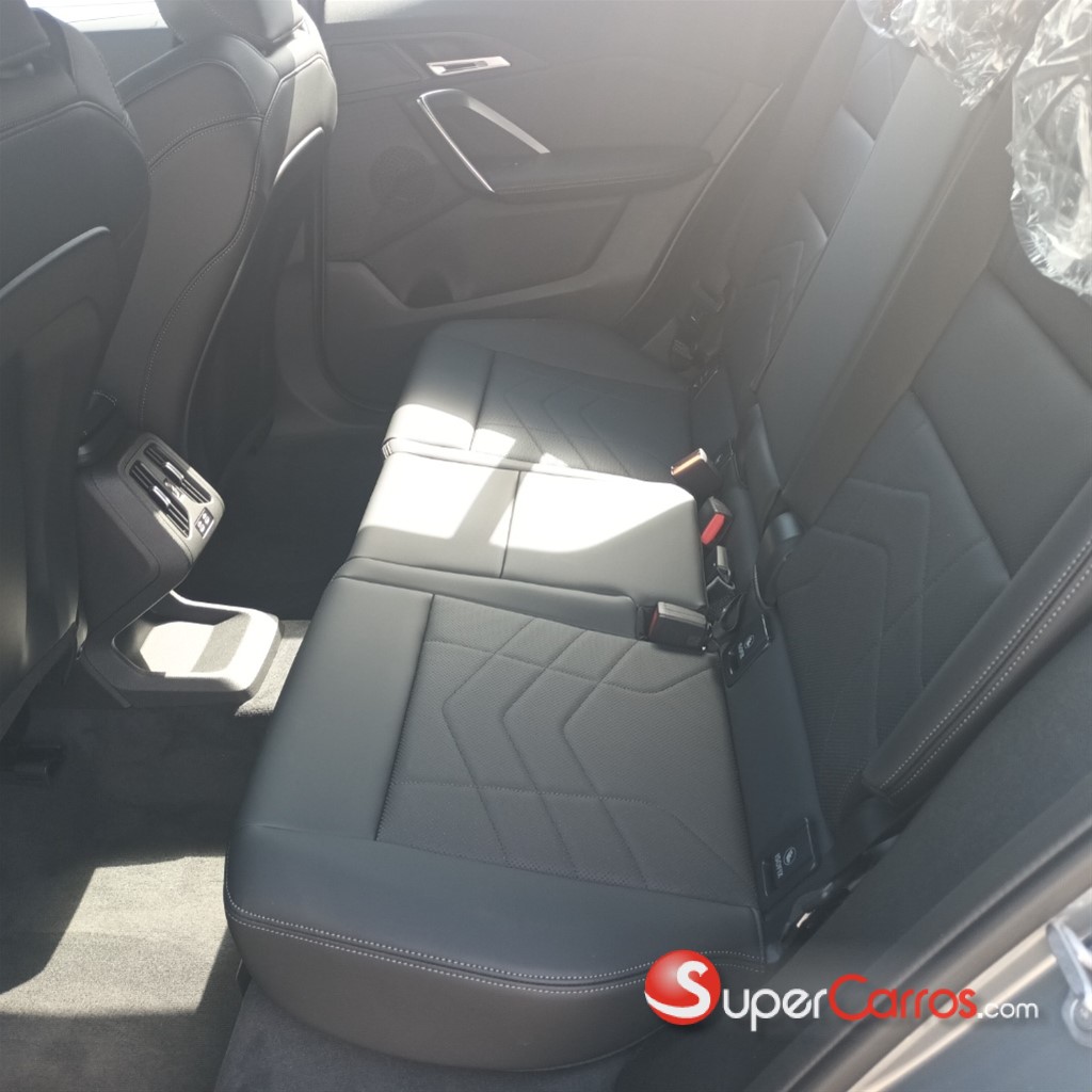 2026 BMW X 2 M sport — foto 11 / 12