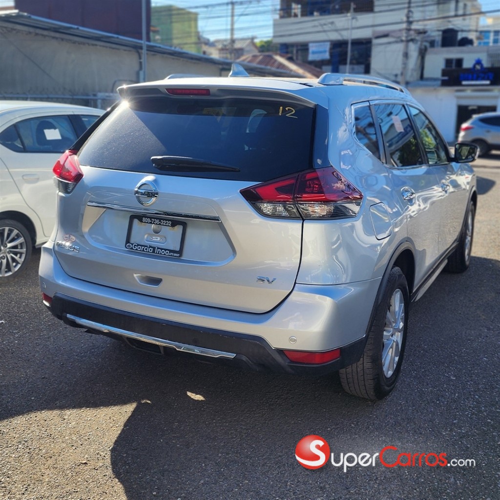 2020 Nissan Rogue SV — foto 4 / 10