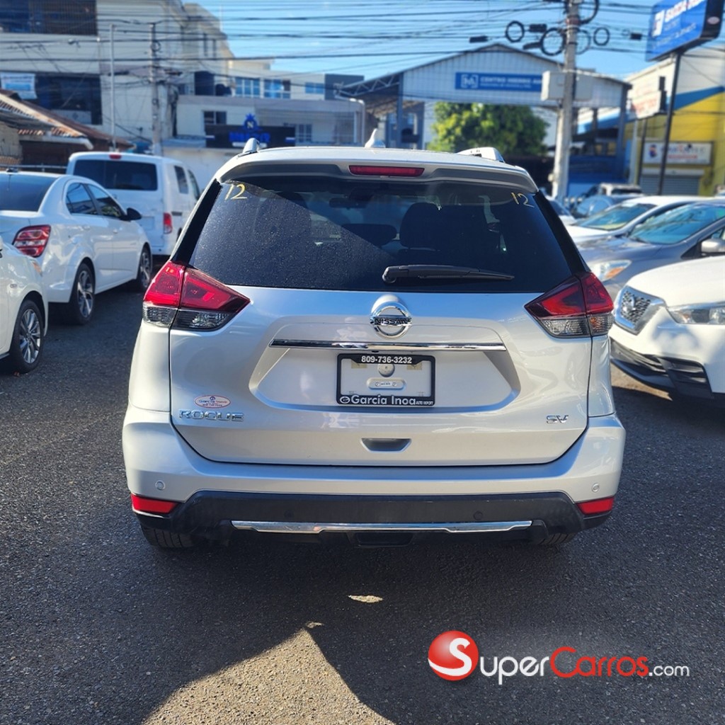 2020 Nissan Rogue SV — foto 5 / 10