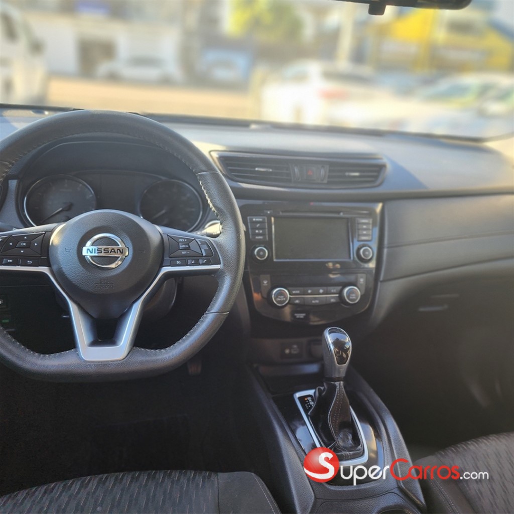 2020 Nissan Rogue SV — foto 7 / 10