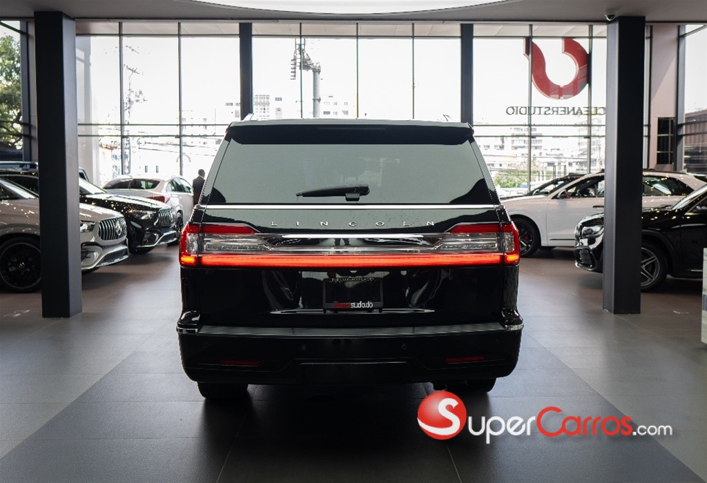 2020 Lincoln Navigator — foto 2 / 7