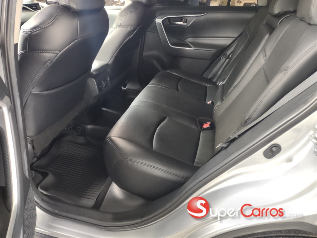2021 Toyota RAV4 XLE — foto 4 / 9