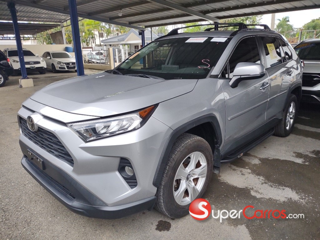 2021 Toyota RAV4 XLE — foto 6 / 9