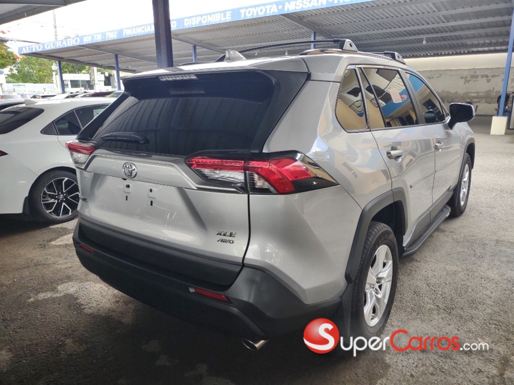 2021 Toyota RAV4 XLE — foto 8 / 9