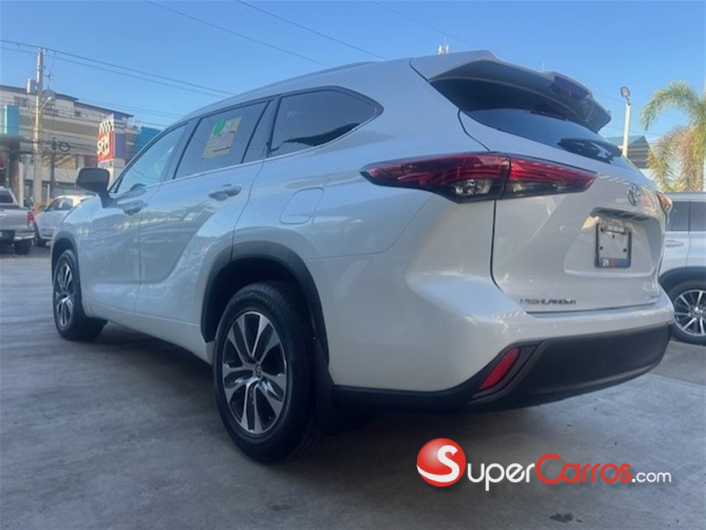 2022 Toyota Highlander XLE — foto 2 / 11