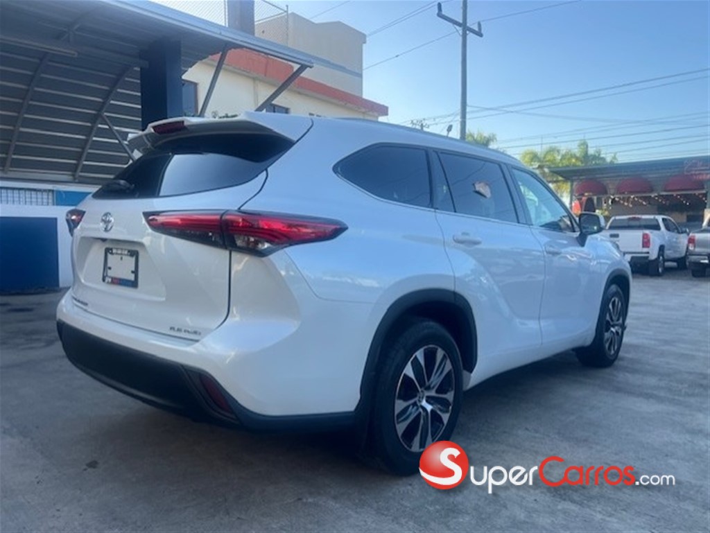 2022 Toyota Highlander XLE — foto 3 / 11