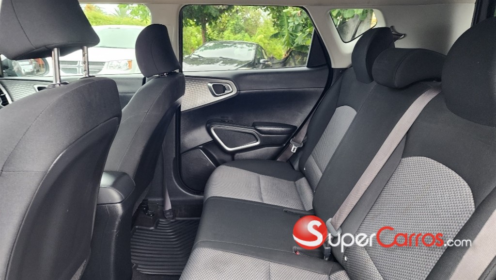2021 Kia Soul LX — foto 8 / 12