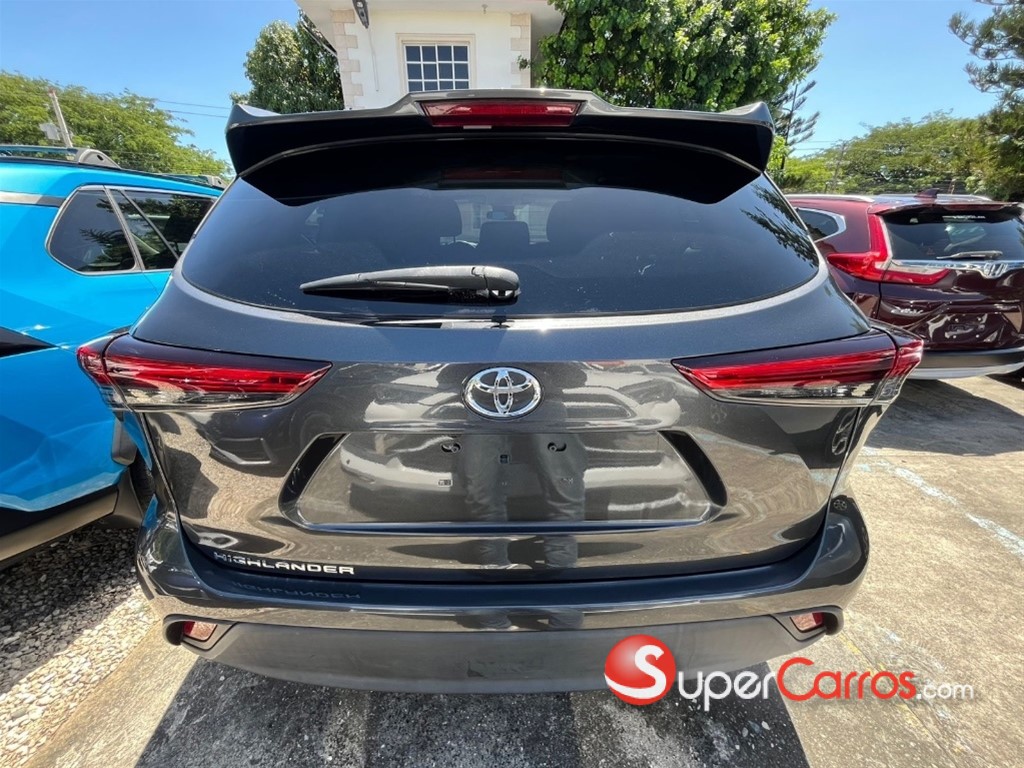 2020 Toyota Highlander LE — foto 3 / 10