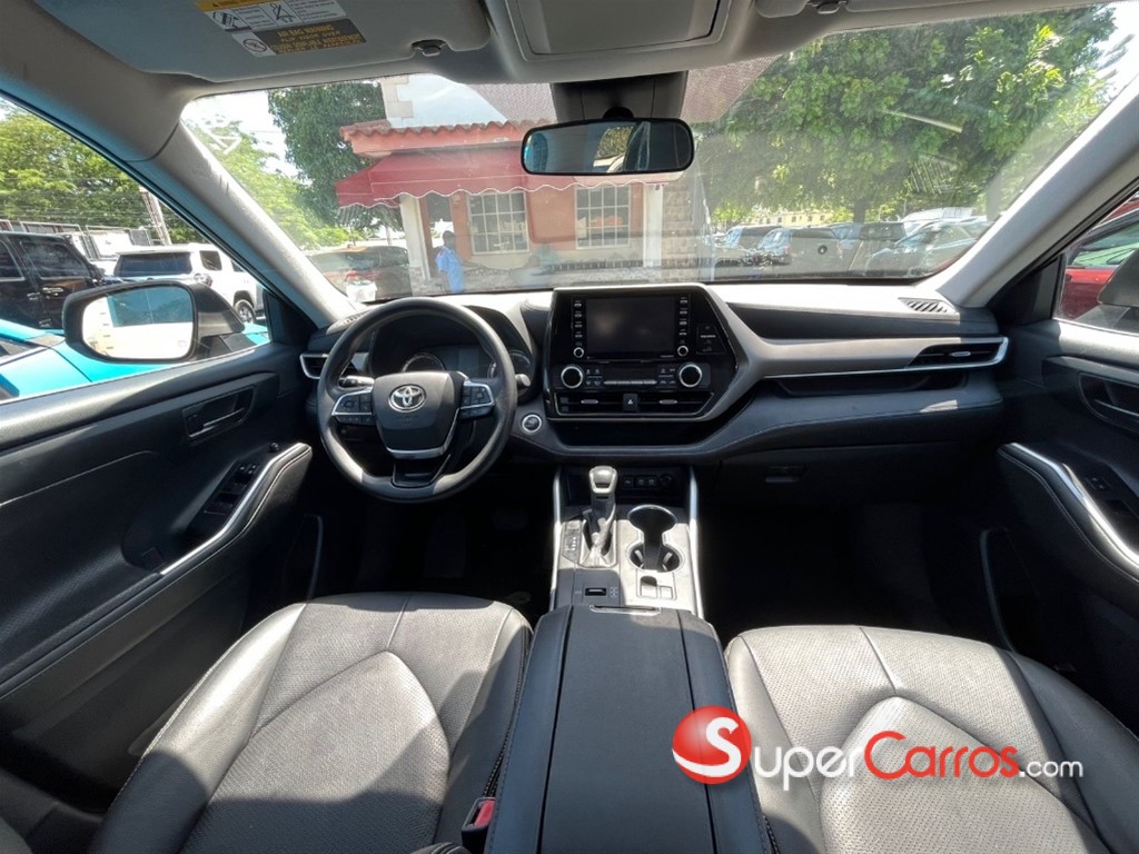 2020 Toyota Highlander LE — foto 6 / 10