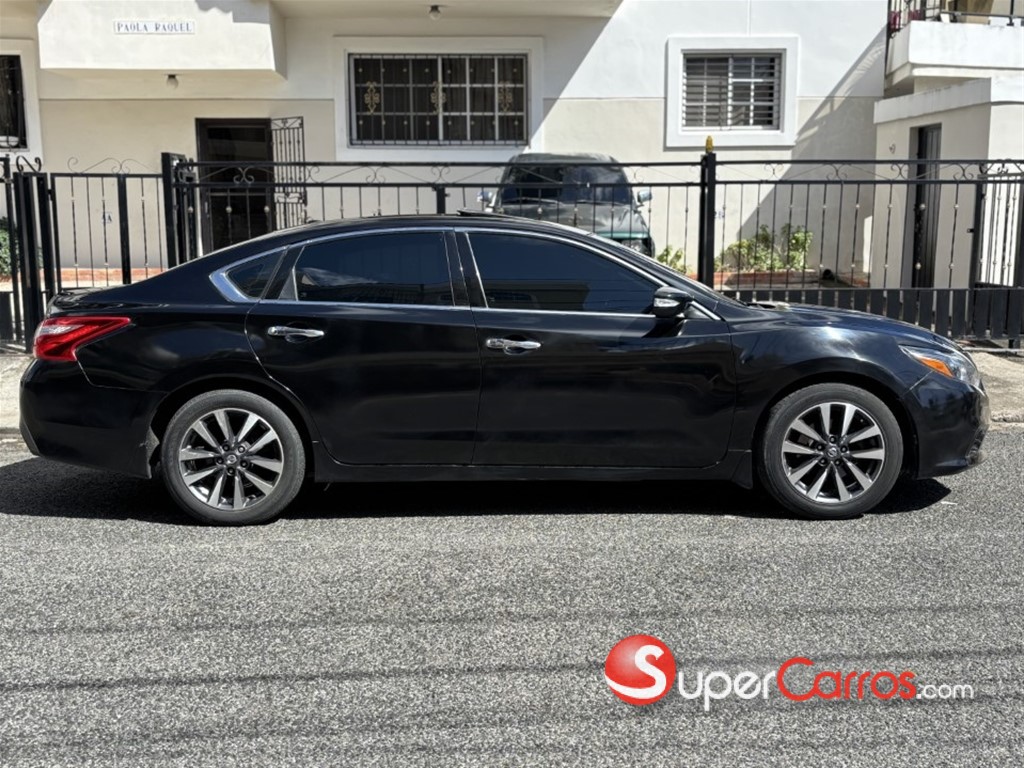 2017 Nissan Altima SL — foto 8 / 10