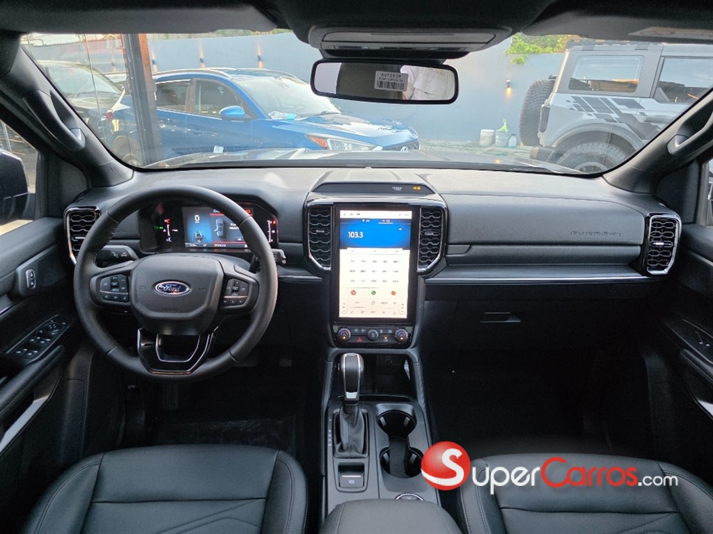 2026 Ford Everest Limited — foto 9 / 11