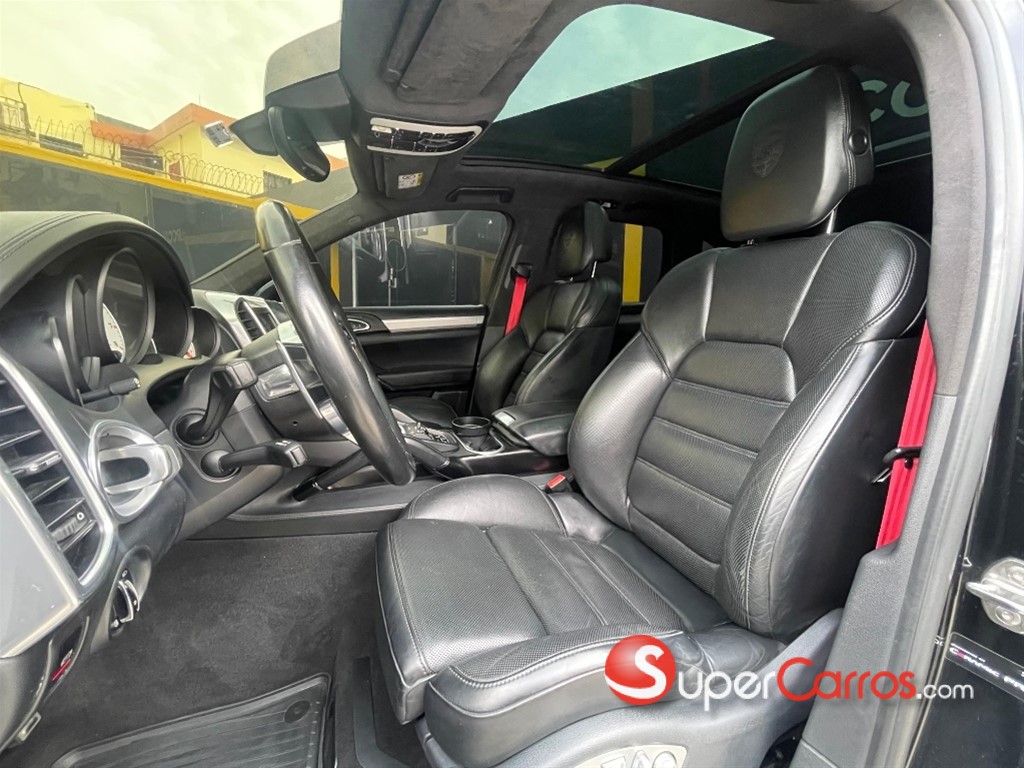 2015 Porsche Cayenne Turbo — foto 3 / 11