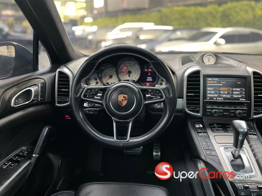2015 Porsche Cayenne Turbo — foto 5 / 11