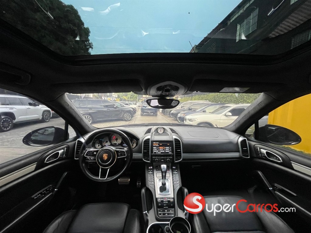 2015 Porsche Cayenne Turbo — foto 6 / 11