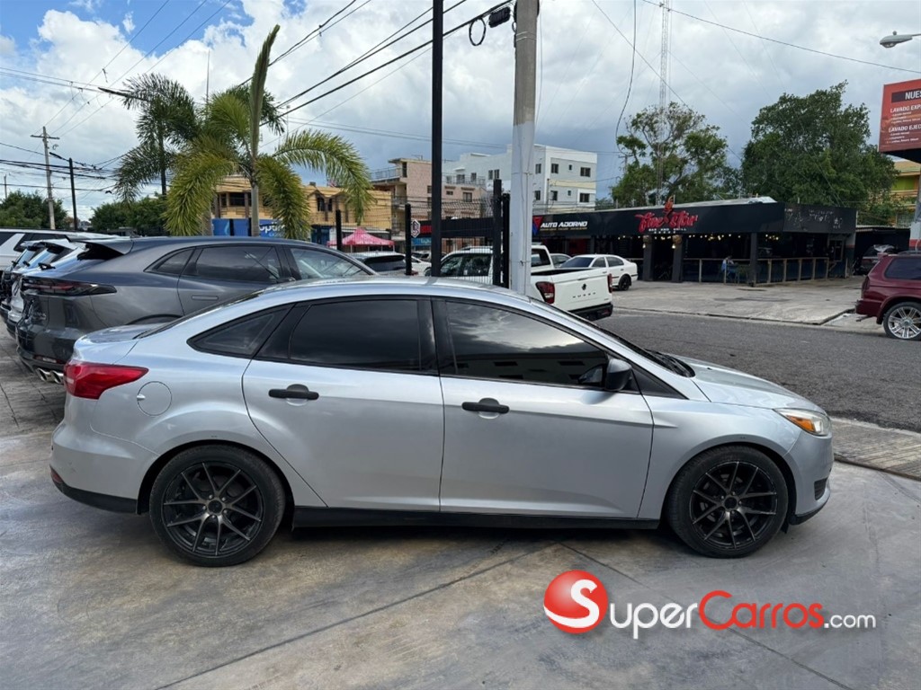2016 Ford Focus — foto 2 / 7