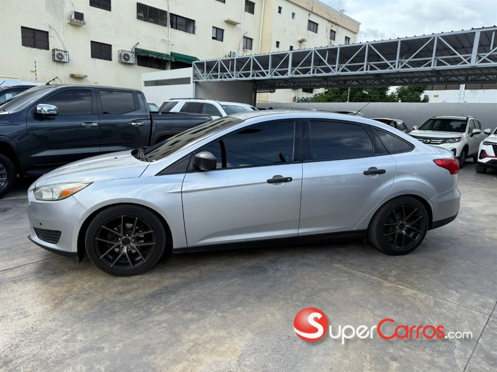 2016 Ford Focus — foto 4 / 7