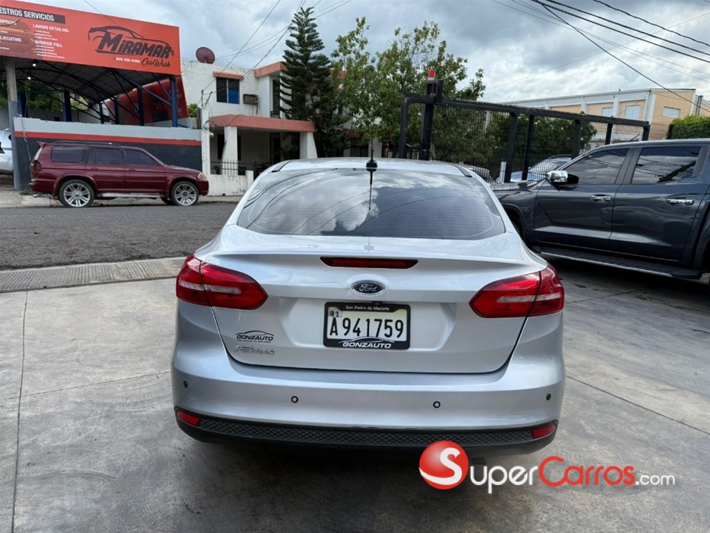 2016 Ford Focus — foto 5 / 7