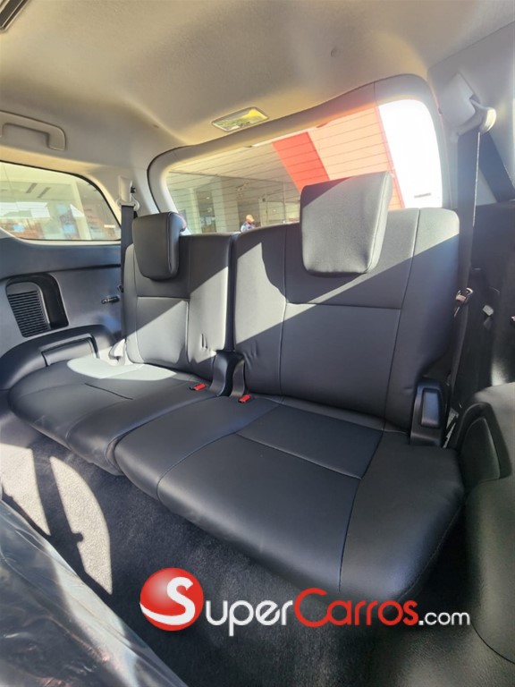 2025 Toyota Fortuner SRV TSS — foto 9 / 10