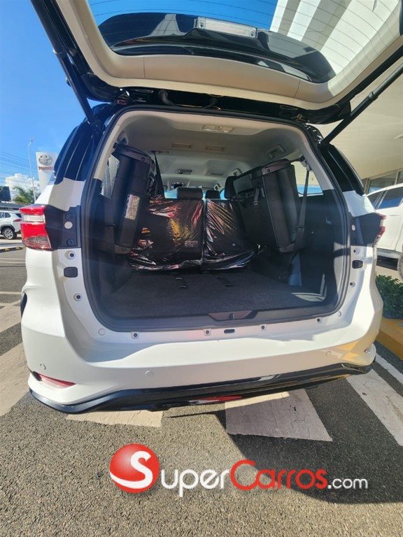 2025 Toyota Fortuner SRV TSS — foto 10 / 10
