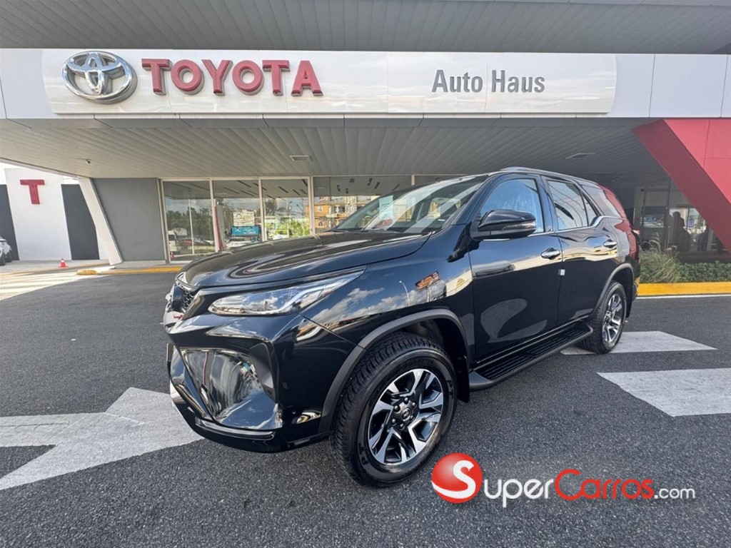 2025 Toyota Fortuner SRV