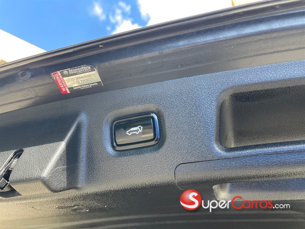 2020 Hyundai Santa Fe SEL — foto 8 / 12