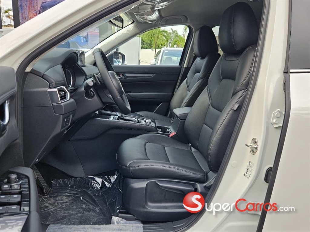 2027 Mazda CX-5 CE — foto 8 / 12
