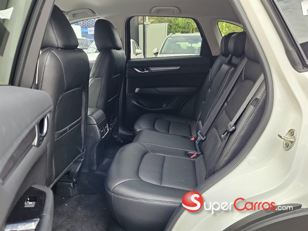 2027 Mazda CX-5 CE — foto 9 / 12