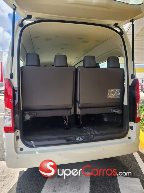 2025 Toyota Hiace GL — foto 5 / 11