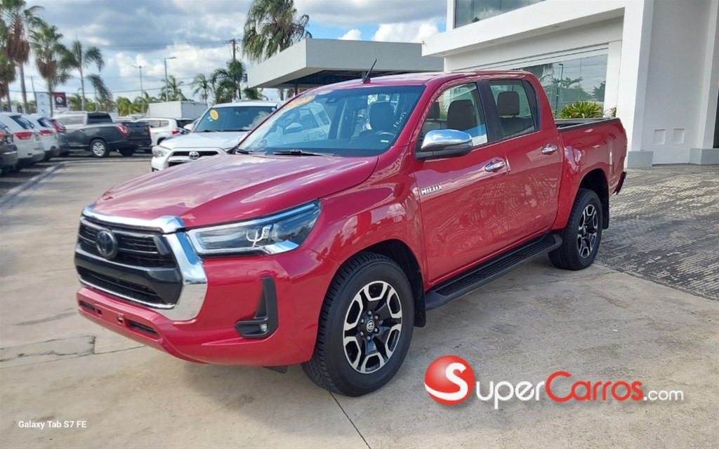 2022 Toyota Hilux SR5