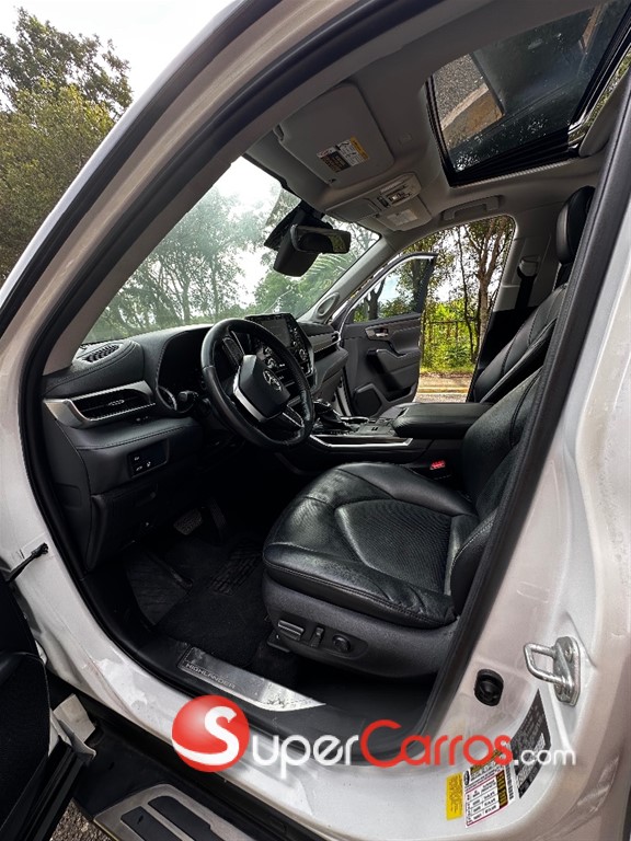 2021 Toyota Highlander Limited — foto 8 / 12
