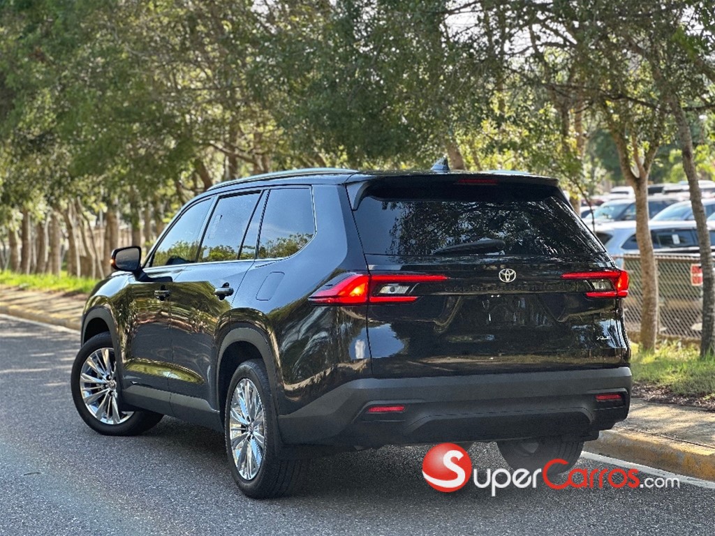 2024 Toyota Grand Highlander XLE — foto 3 / 12