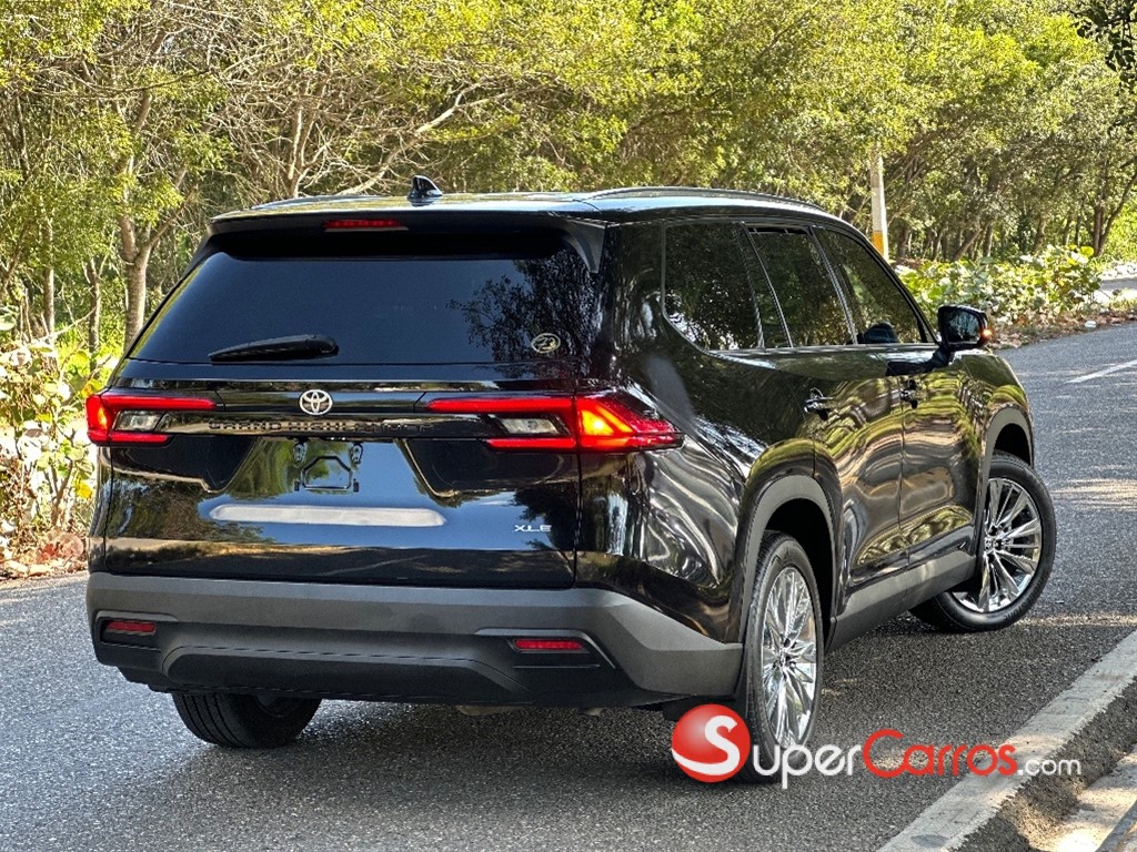 2024 Toyota Grand Highlander XLE — foto 4 / 12