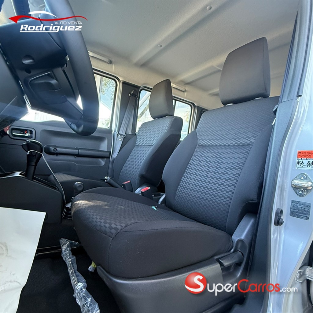 2026 Suzuki Jimny GLX — foto 4 / 7