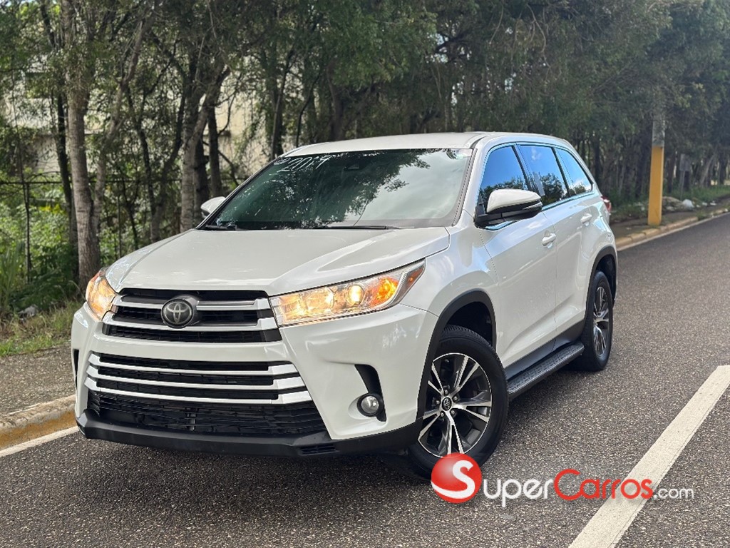 2019 Toyota Highlander LE