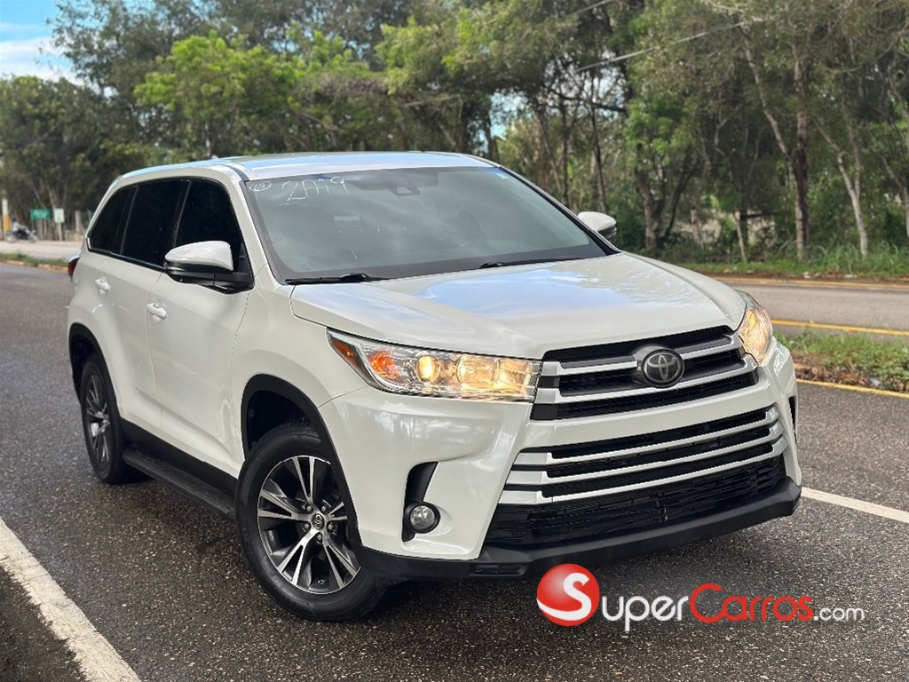 2019 Toyota Highlander LE — foto 2 / 11