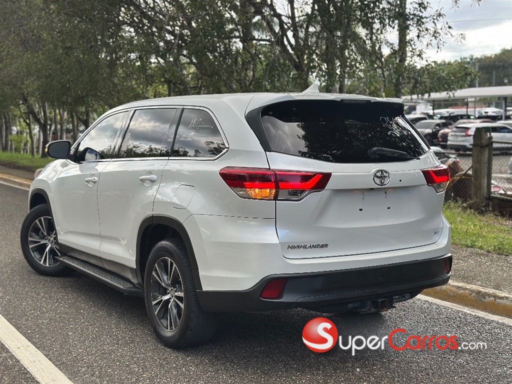 2019 Toyota Highlander LE — foto 3 / 11