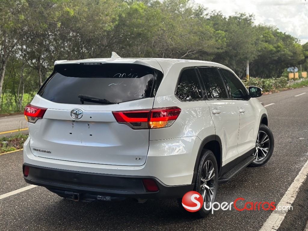 2019 Toyota Highlander LE — foto 4 / 11