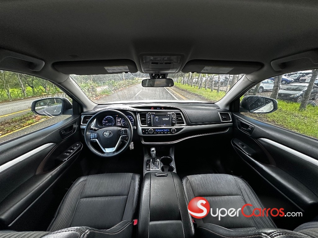 2019 Toyota Highlander LE — foto 9 / 11