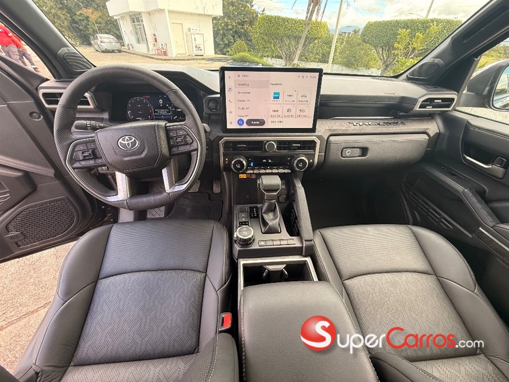 2024 Toyota Tacoma Limited — foto 10 / 12