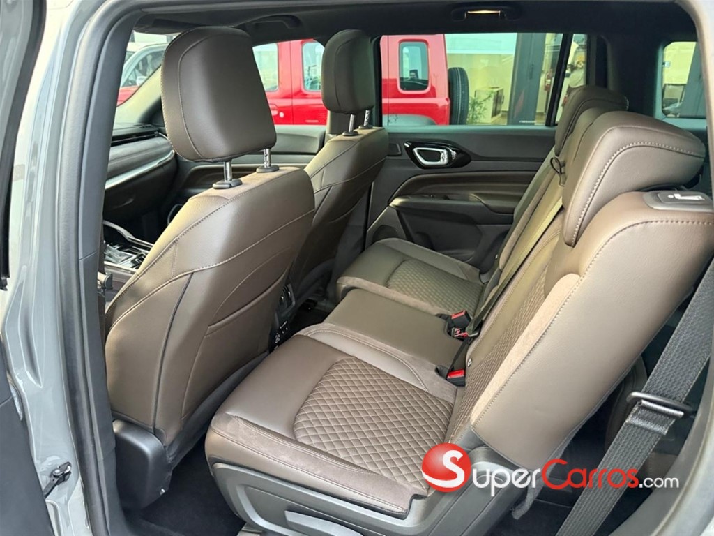 2024 Jeep Commander Overland — foto 3 / 8